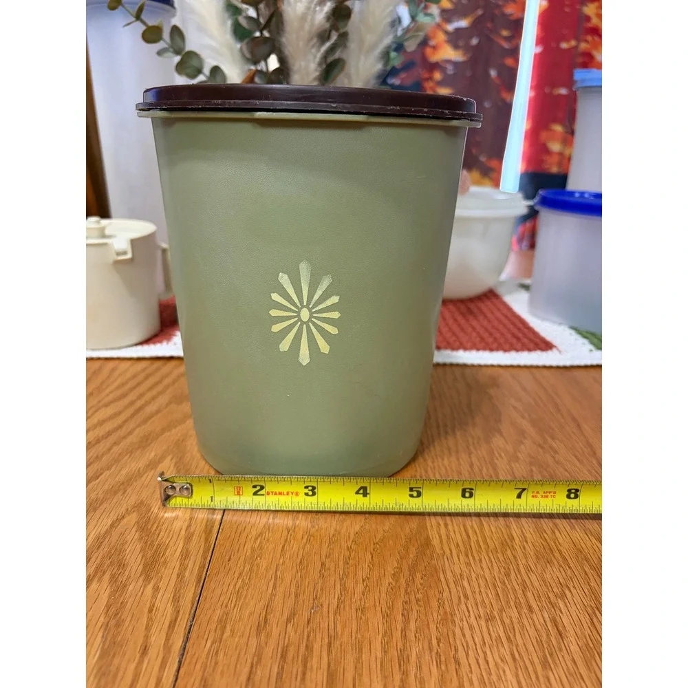 Vintage Tupperware Servalier Canister 808-14 Avocado Green Sunburst Daisy Brown